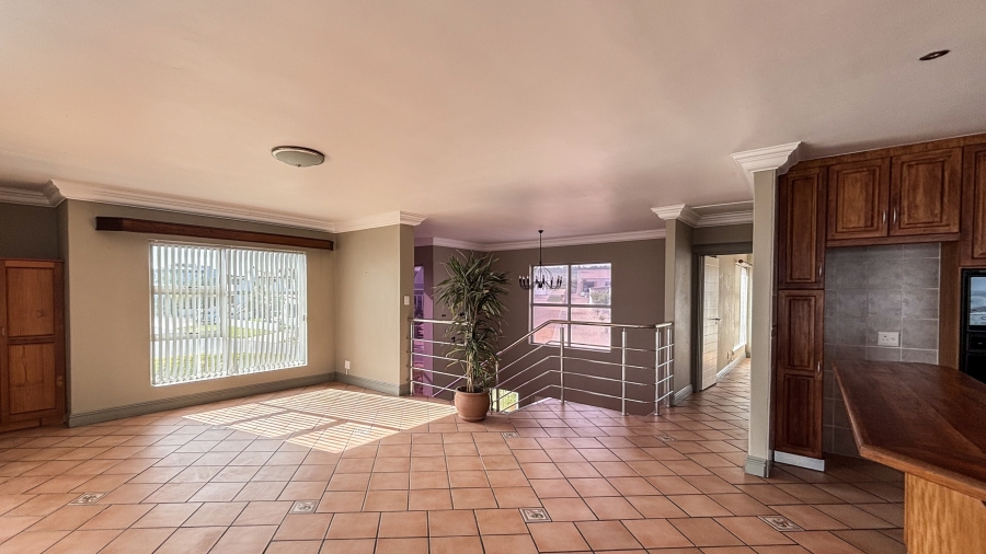 To Let 5 Bedroom Property for Rent in Myburgh Park Western Cape